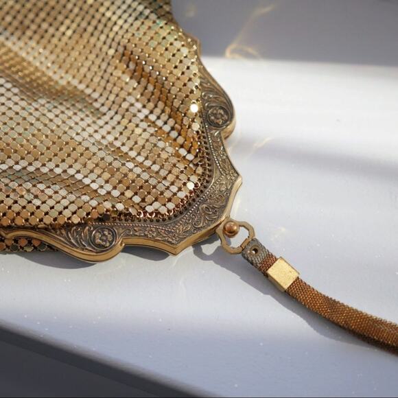 Whiting & Davis Gold Mesh Bag Antique 1950s Evening Bag Clutch Mini-Bag Petite - Picture 4 of 15